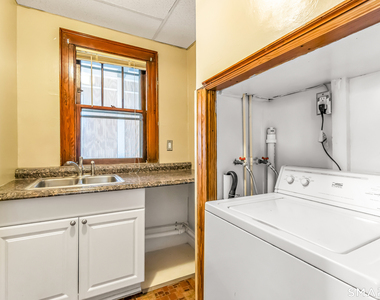 362 Congress Avenue - Photo Thumbnail 12