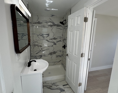 30 Davis Street - Photo Thumbnail 3
