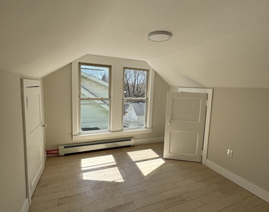 30 Davis Street - Photo Thumbnail 10