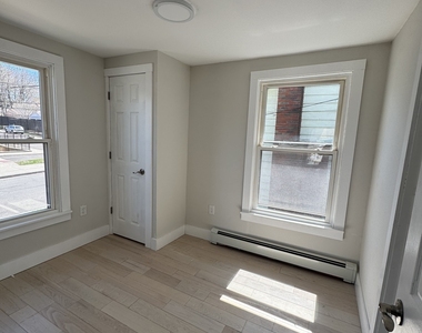 30 Davis Street - Photo Thumbnail 2