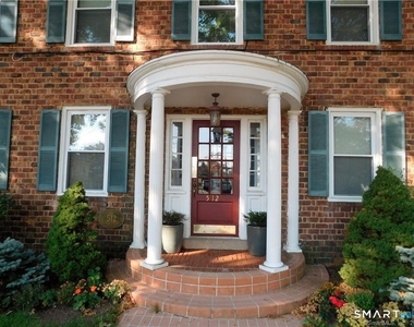512 Townsend Avenue - Photo Thumbnail 2