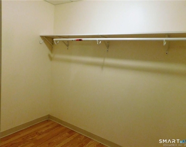 512 Townsend Avenue - Photo Thumbnail 9