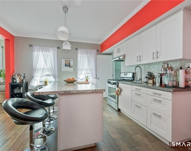 8 Erwin Place - Photo Thumbnail 6