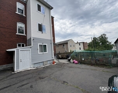 8 Erwin Place - Photo Thumbnail 1