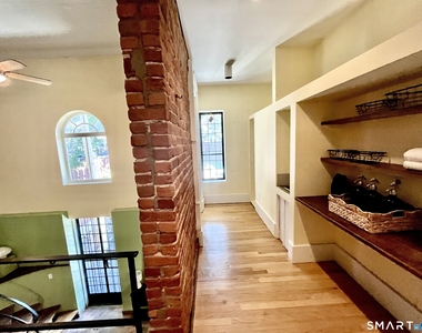 621 Chapel Street - Photo Thumbnail 8