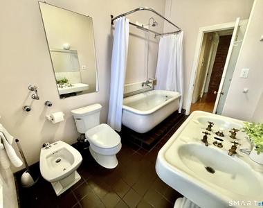 621 Chapel Street - Photo Thumbnail 11