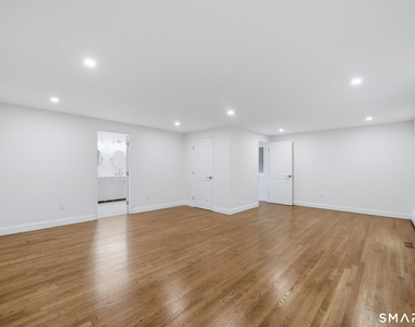 21 Deepwood Road - Photo Thumbnail 10