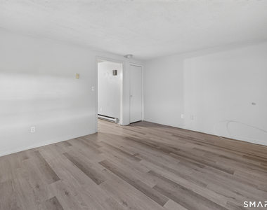 11b Maple Avenue - Photo Thumbnail 2