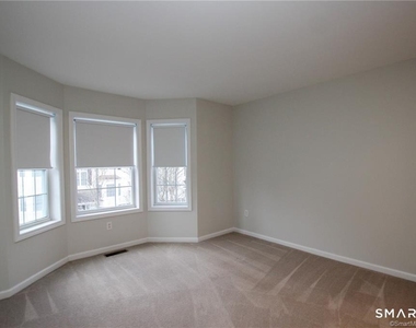 303 Larson Drive - Photo Thumbnail 10