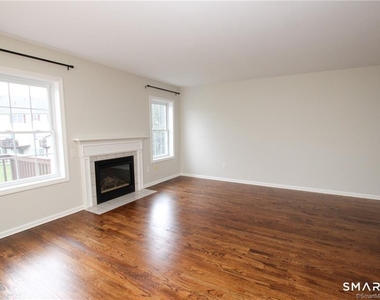 303 Larson Drive - Photo Thumbnail 3
