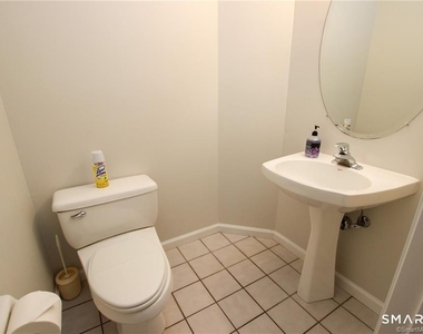 303 Larson Drive - Photo Thumbnail 9