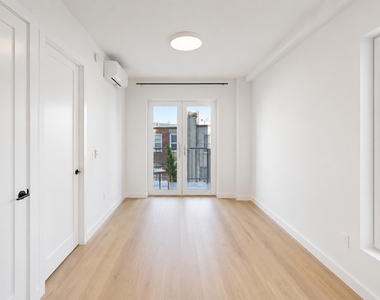 1615 Cedar Street - Photo Thumbnail 3