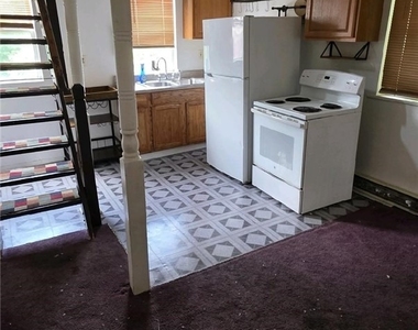 825 North - Photo Thumbnail 2