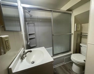 340 N Craig St - Photo Thumbnail 5