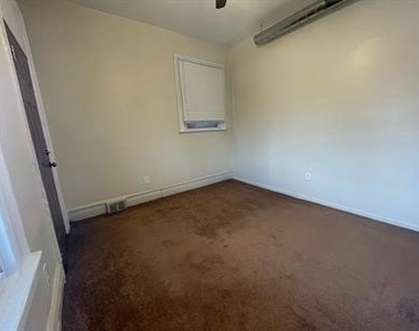 340 N Craig St - Photo Thumbnail 4