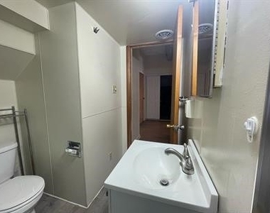 340 N Craig St - Photo Thumbnail 6