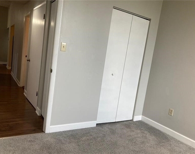 1207 W North Ave - Photo Thumbnail 10