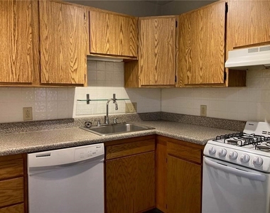 1207 W North Ave - Photo Thumbnail 6