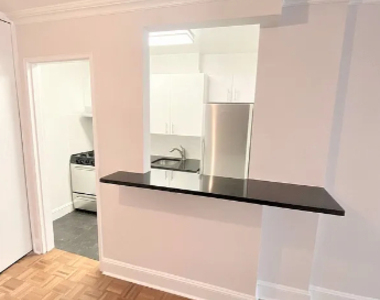 442 West 57th Street - Photo Thumbnail 1