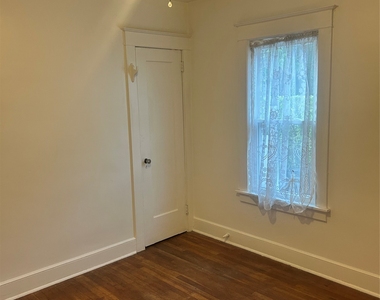 125 Crary Avenue - Photo Thumbnail 14