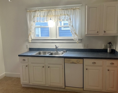 125 Crary Avenue - Photo Thumbnail 10