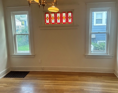 125 Crary Avenue - Photo Thumbnail 7
