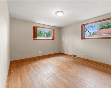 821 Country Club Road - Photo Thumbnail 17