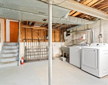 821 Country Club Road - Photo Thumbnail 4