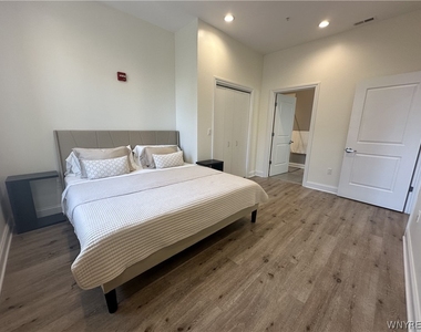 251 Main Street - Photo Thumbnail 10