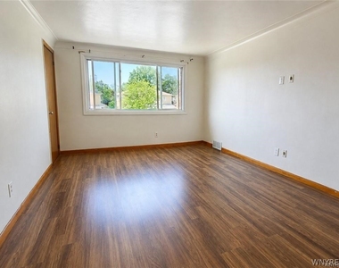 61 Beach Road - Photo Thumbnail 3