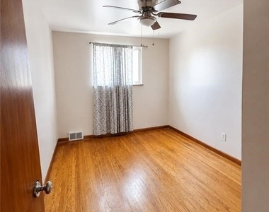 61 Beach Road - Photo Thumbnail 8