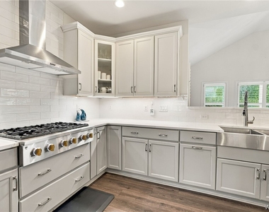 4665 Carlyes Court - Photo Thumbnail 8