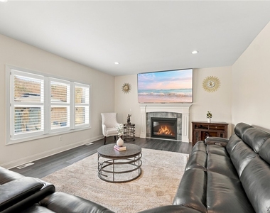 4665 Carlyes Court - Photo Thumbnail 18