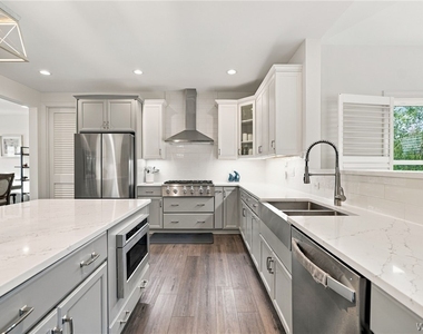 4665 Carlyes Court - Photo Thumbnail 6