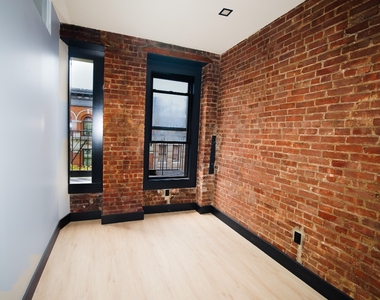 W 103rd St - Photo Thumbnail 10