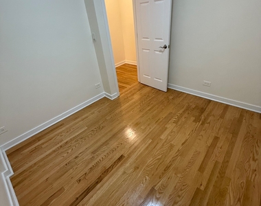 E 89th St - Photo Thumbnail 3