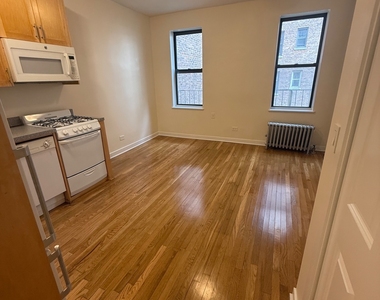 E 89th St - Photo Thumbnail 1