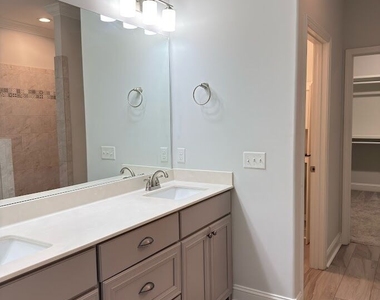 600 Eagle Boulevard - Photo Thumbnail 20