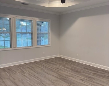 600 Eagle Boulevard - Photo Thumbnail 16