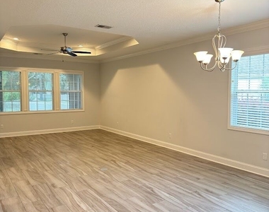600 Eagle Boulevard - Photo Thumbnail 12