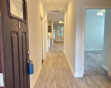 600 Eagle Boulevard - Photo Thumbnail 1