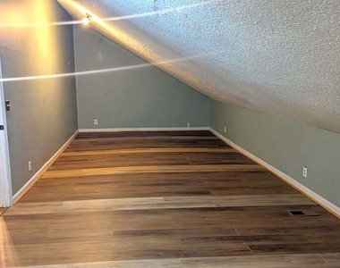 774 Boulevard - Photo Thumbnail 12