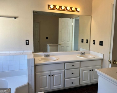 30 Candlewood Court - Photo Thumbnail 37