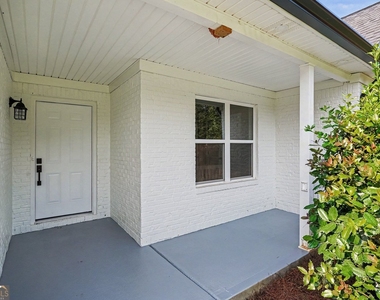520 Vineyard Road - Photo Thumbnail 4