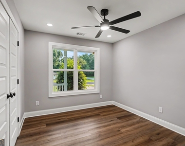 520 Vineyard Road - Photo Thumbnail 13