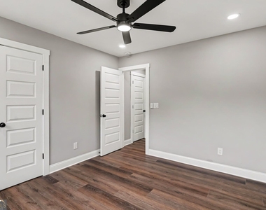 520 Vineyard Road - Photo Thumbnail 20