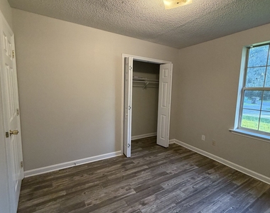 302 Admirals Walk Drive - Photo Thumbnail 11