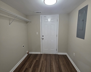 402 Hip Pocket Road - Photo Thumbnail 12