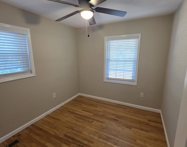 402 Hip Pocket Road - Photo Thumbnail 14