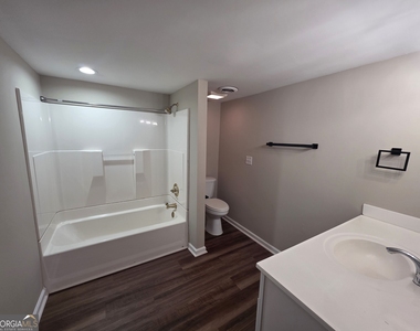 402 Hip Pocket Road - Photo Thumbnail 10
